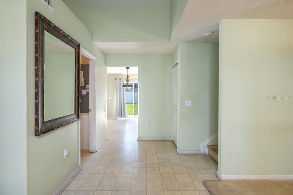 En Venta: $375,000 (4 camas, 2 baños, 2818 Pies cuadrados)