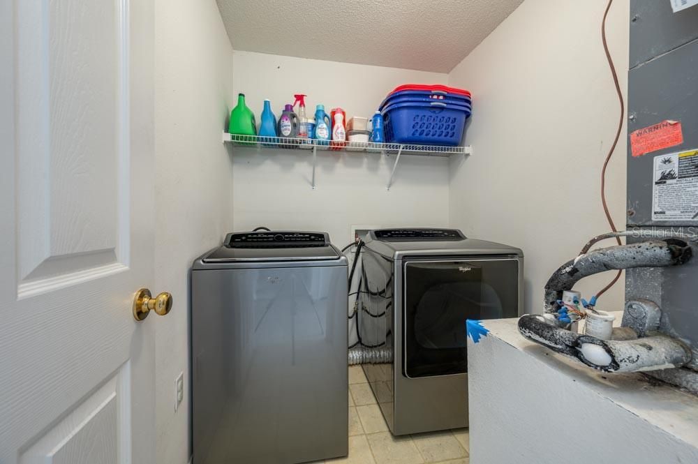 En Venta: $375,000 (4 camas, 2 baños, 2818 Pies cuadrados)
