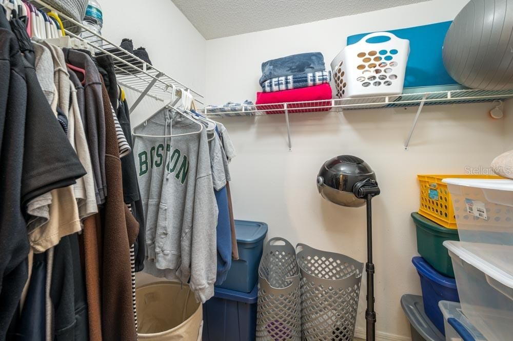 En Venta: $375,000 (4 camas, 2 baños, 2818 Pies cuadrados)