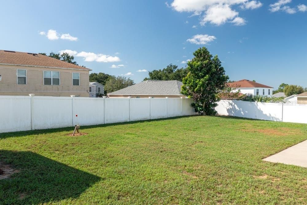 En Venta: $375,000 (4 camas, 2 baños, 2818 Pies cuadrados)