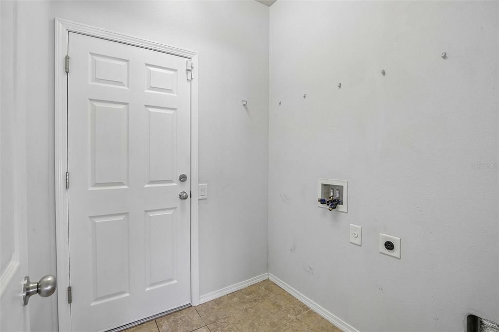 For Sale: $299,900 (3 beds, 2 baths, 1443 Square Feet)