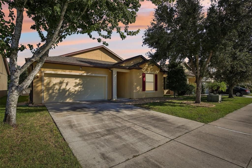 For Sale: $299,900 (3 beds, 2 baths, 1443 Square Feet)