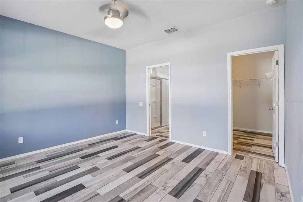 For Sale: $299,900 (3 beds, 2 baths, 1443 Square Feet)