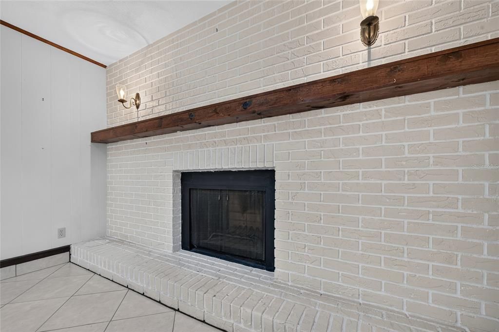 For Sale: $299,900 (3 beds, 2 baths, 1724 Square Feet)