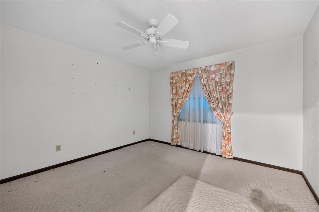 For Sale: $299,900 (3 beds, 2 baths, 1724 Square Feet)