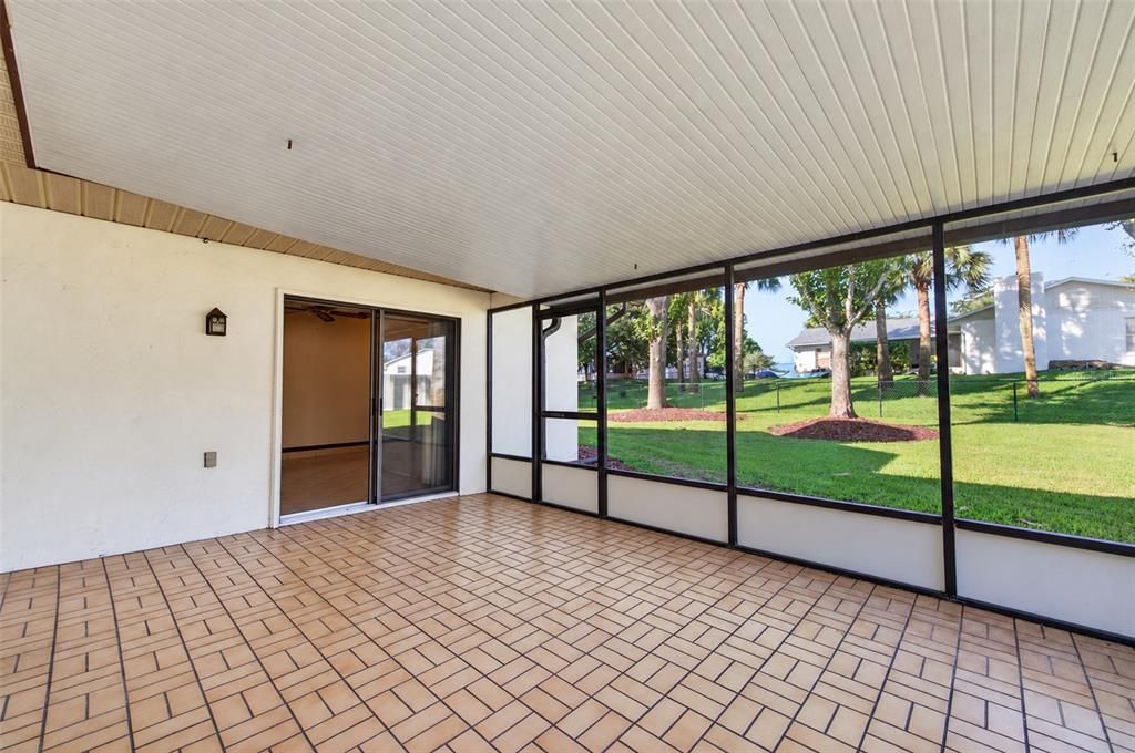 For Sale: $299,900 (3 beds, 2 baths, 1724 Square Feet)