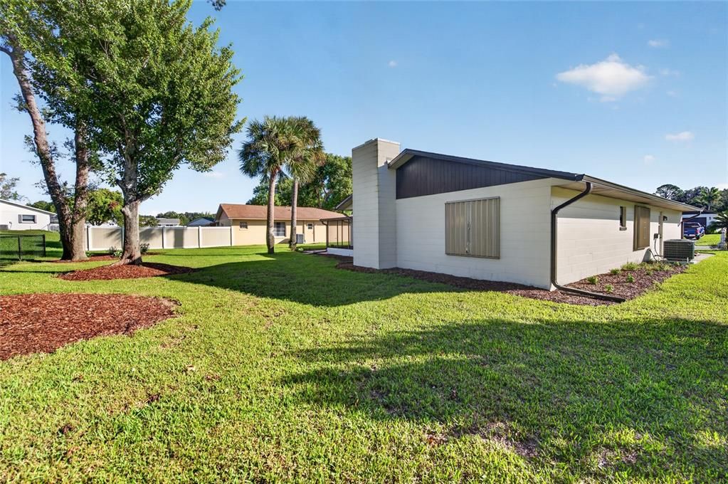 For Sale: $299,900 (3 beds, 2 baths, 1724 Square Feet)
