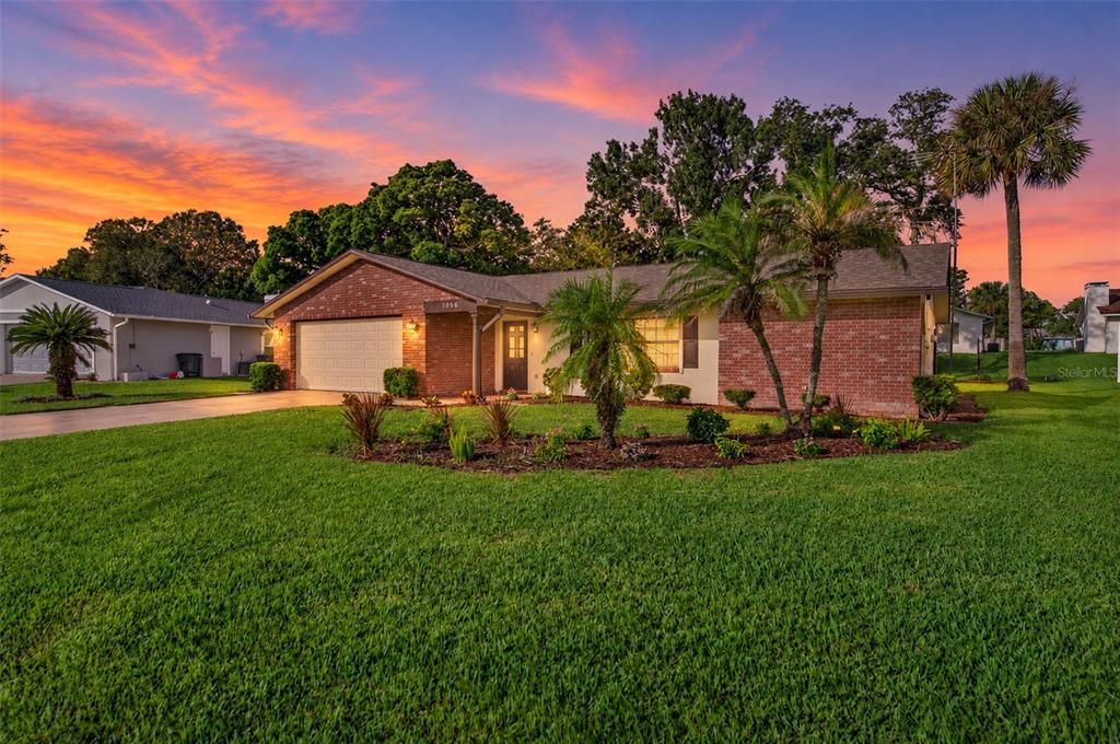 For Sale: $299,900 (3 beds, 2 baths, 1724 Square Feet)