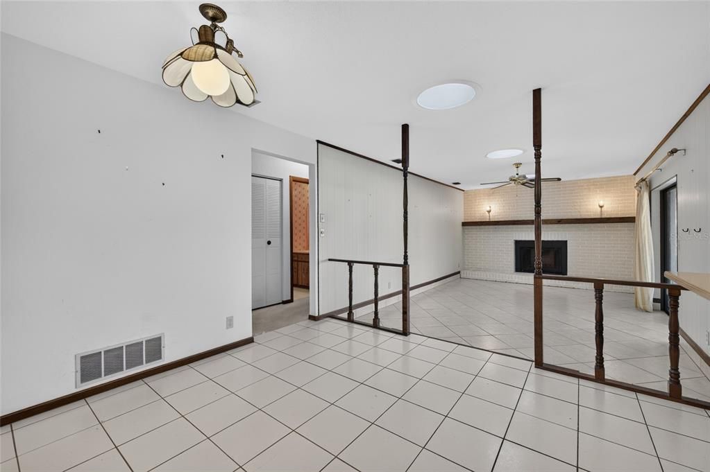 For Sale: $299,900 (3 beds, 2 baths, 1724 Square Feet)