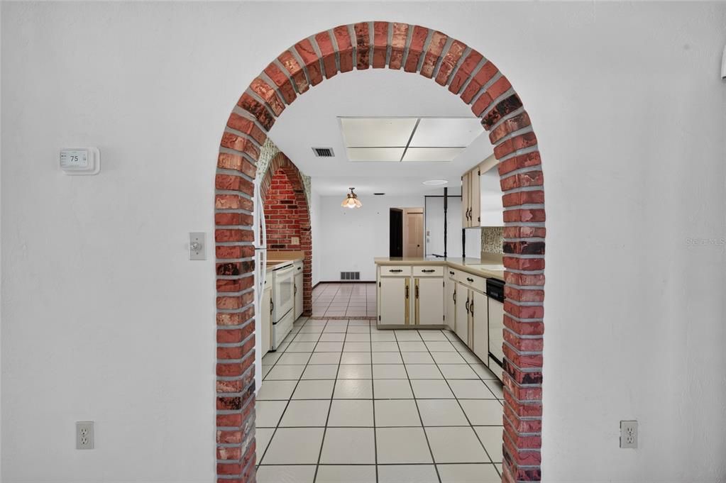 For Sale: $299,900 (3 beds, 2 baths, 1724 Square Feet)