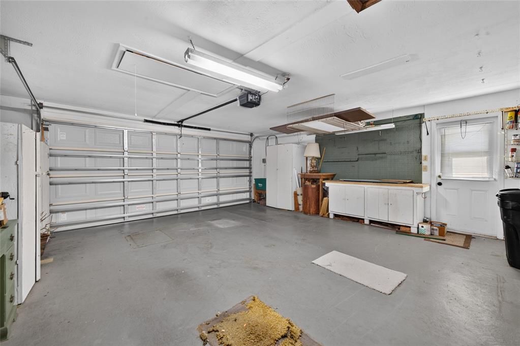 For Sale: $299,900 (3 beds, 2 baths, 1724 Square Feet)