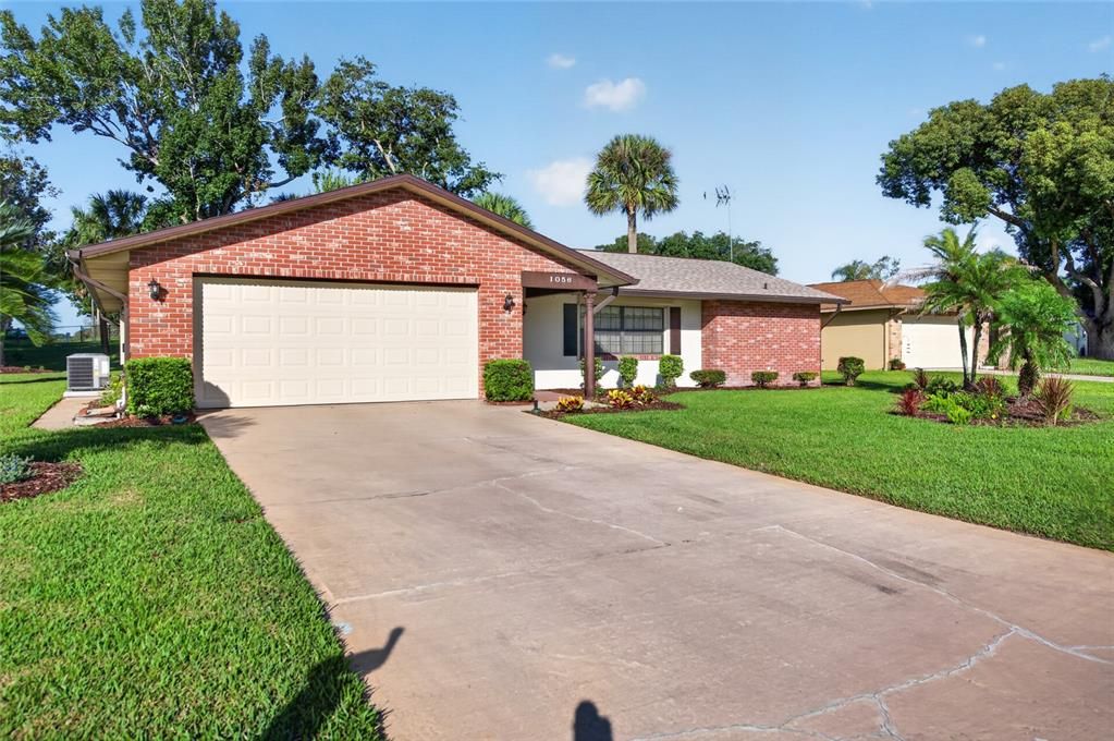 For Sale: $299,900 (3 beds, 2 baths, 1724 Square Feet)