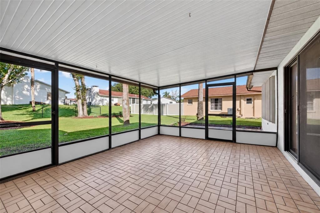 For Sale: $299,900 (3 beds, 2 baths, 1724 Square Feet)