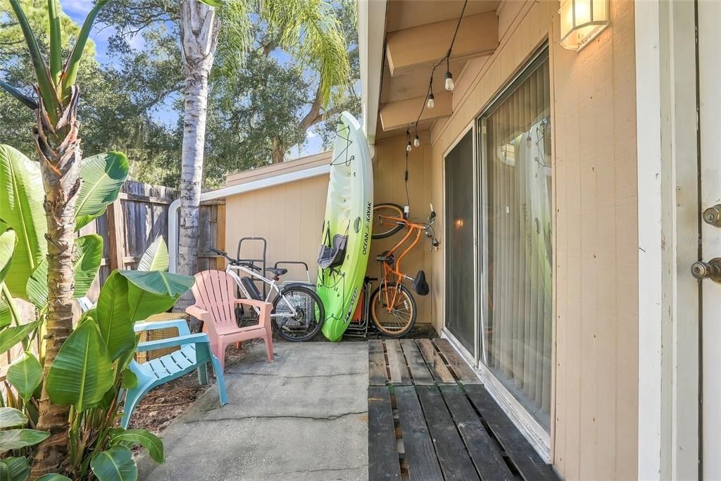 На продажу: $159,000 (2 спален, 1 ванн, 847 Квадратных фут)