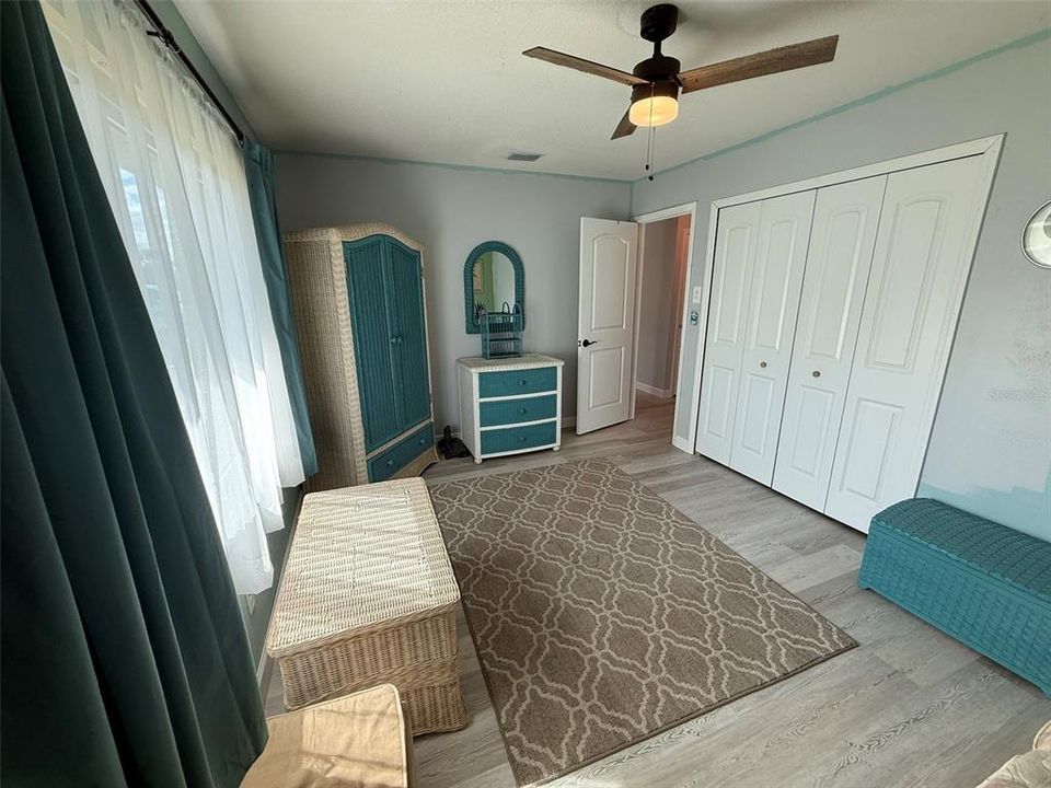 For Sale: $259,900 (2 beds, 2 baths, 910 Square Feet)