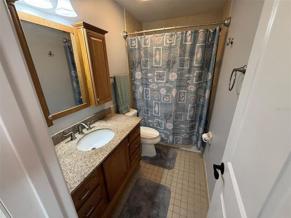 For Sale: $259,900 (2 beds, 2 baths, 910 Square Feet)