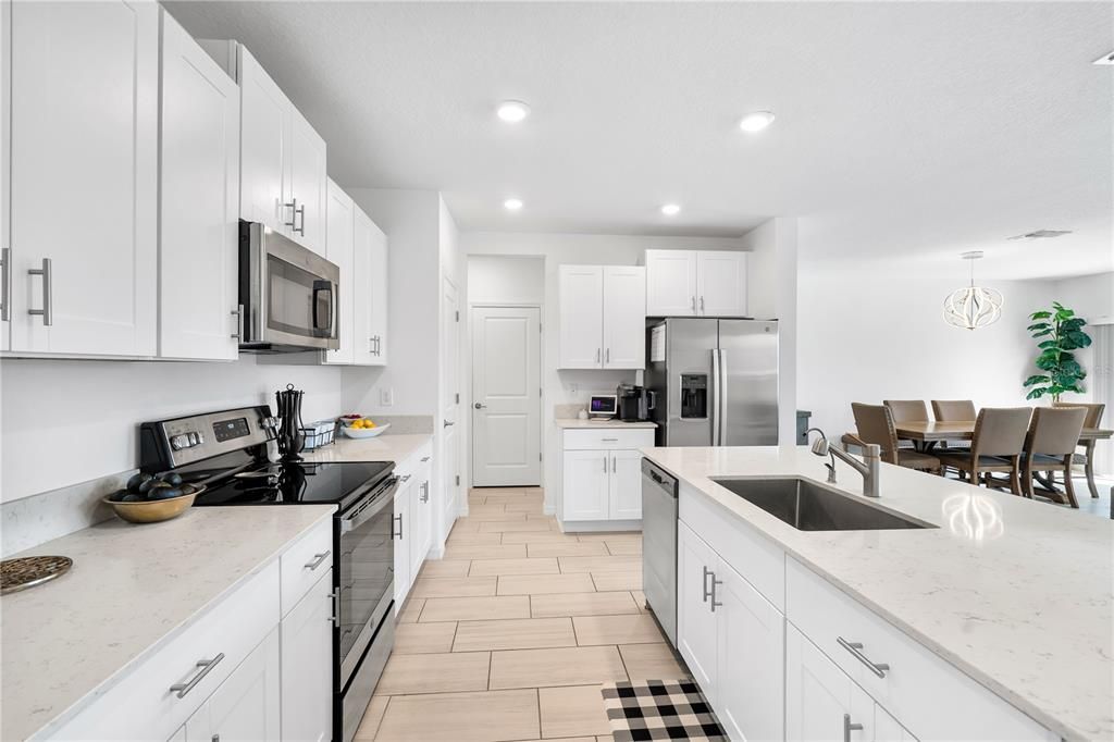 For Sale: $574,999 (6 beds, 3 baths, 3362 Square Feet)