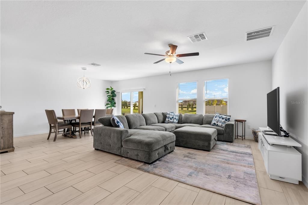 For Sale: $574,999 (6 beds, 3 baths, 3362 Square Feet)