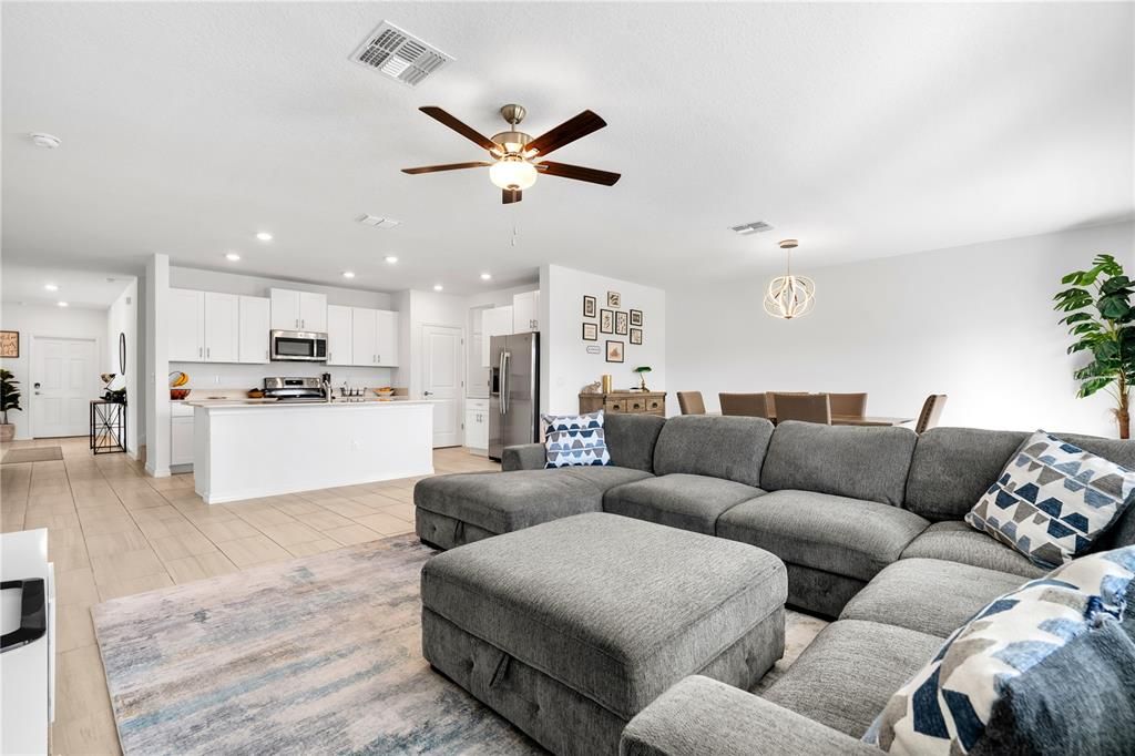 For Sale: $574,999 (6 beds, 3 baths, 3362 Square Feet)