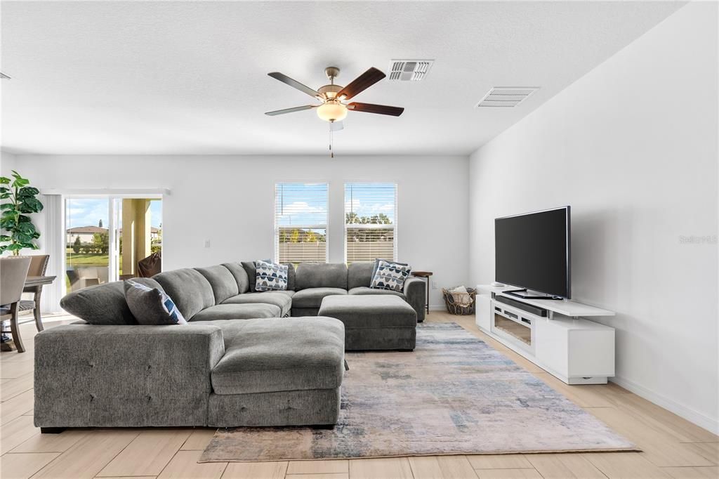 For Sale: $574,999 (6 beds, 3 baths, 3362 Square Feet)
