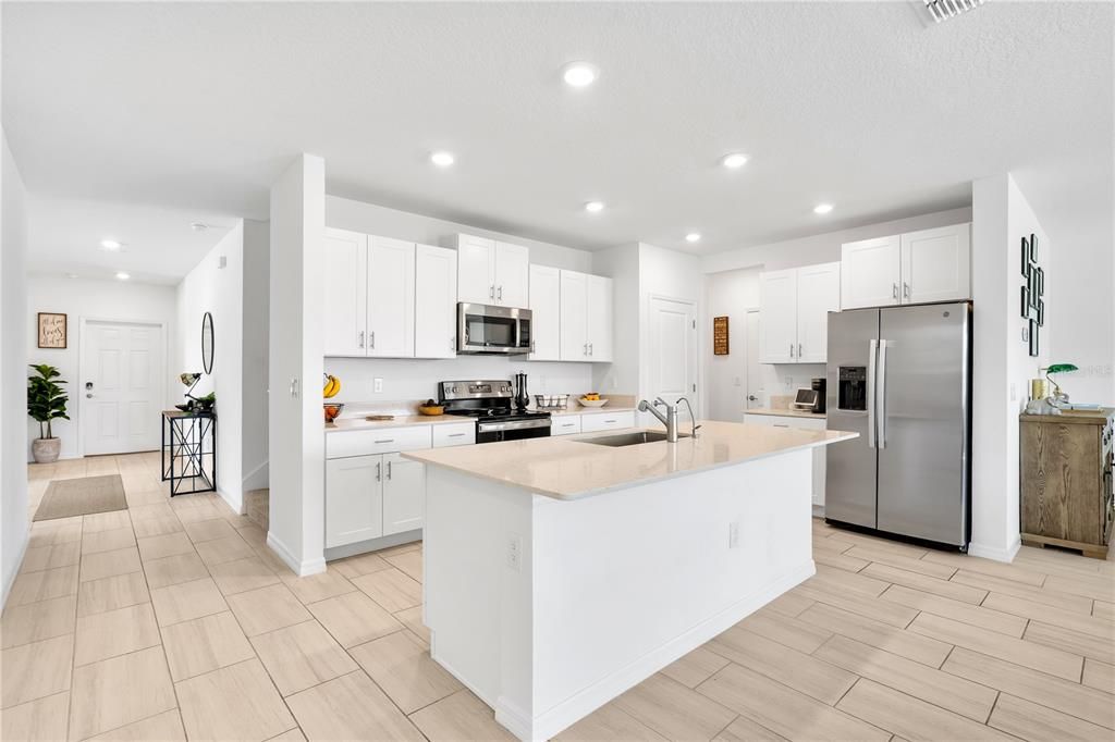For Sale: $574,999 (6 beds, 3 baths, 3362 Square Feet)
