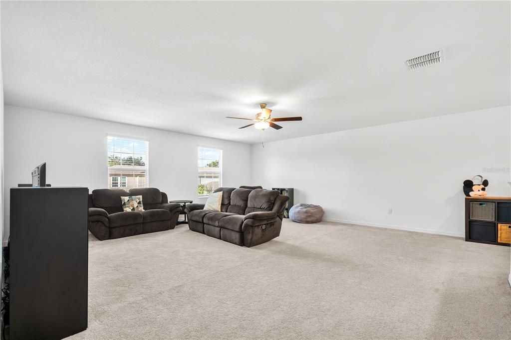 For Sale: $574,999 (6 beds, 3 baths, 3362 Square Feet)