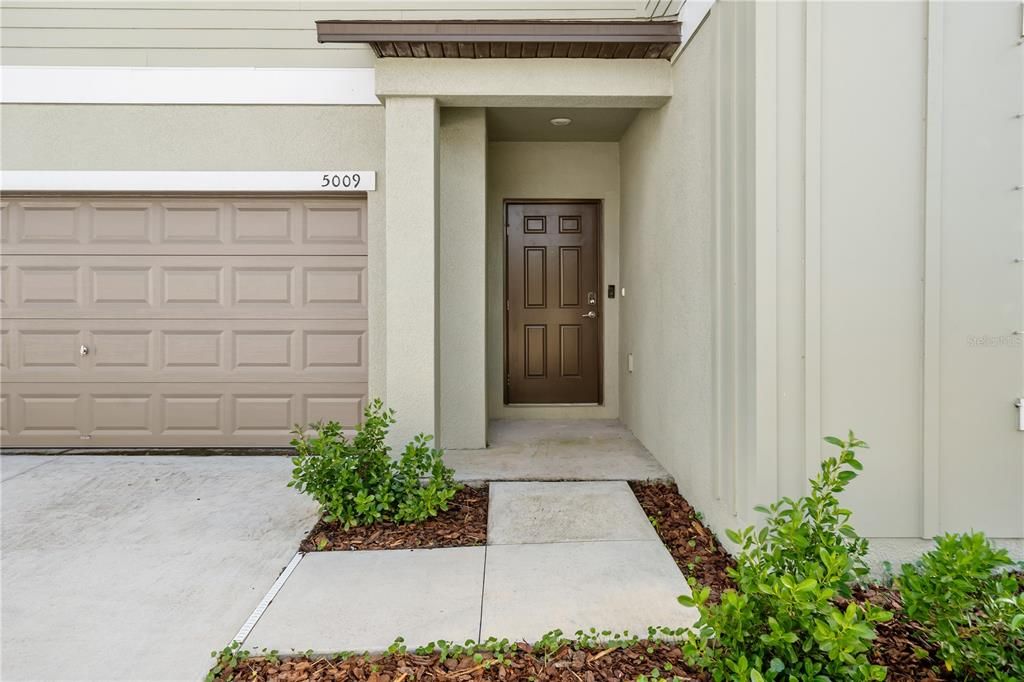 For Sale: $574,999 (6 beds, 3 baths, 3362 Square Feet)