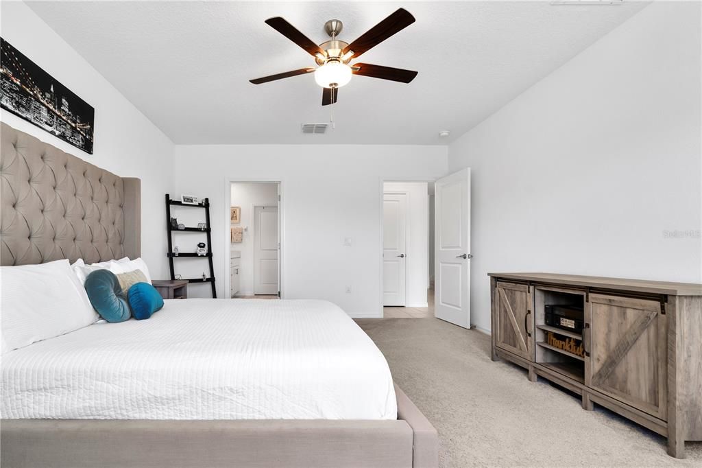 For Sale: $574,999 (6 beds, 3 baths, 3362 Square Feet)