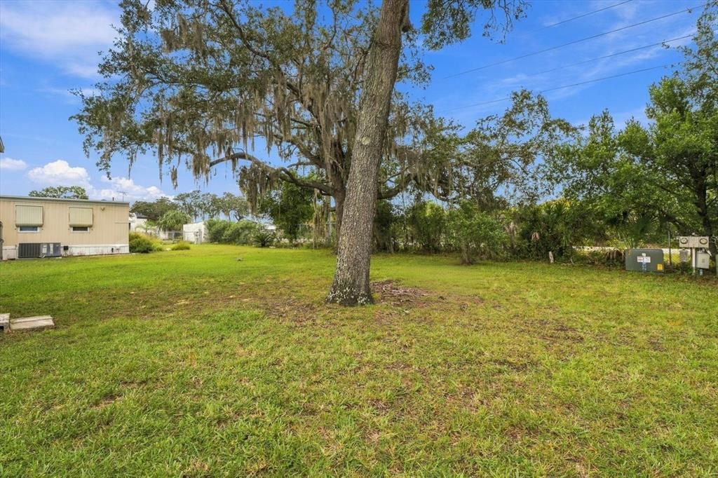 For Sale: $149,000 (2 beds, 1 baths, 744 Square Feet)
