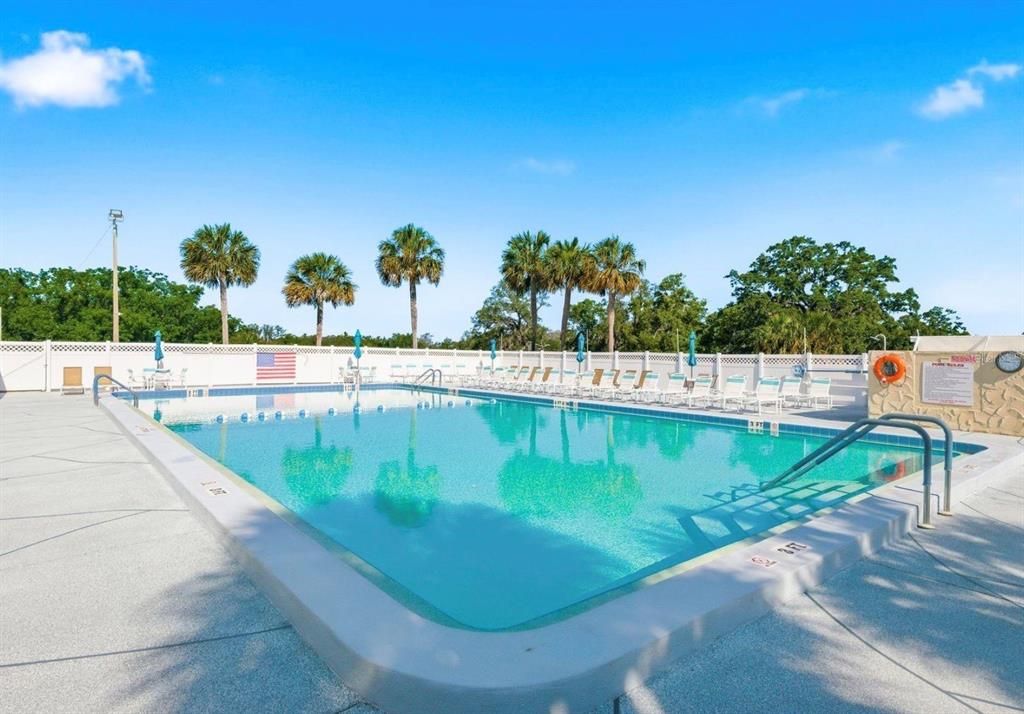 For Sale: $149,000 (2 beds, 1 baths, 744 Square Feet)