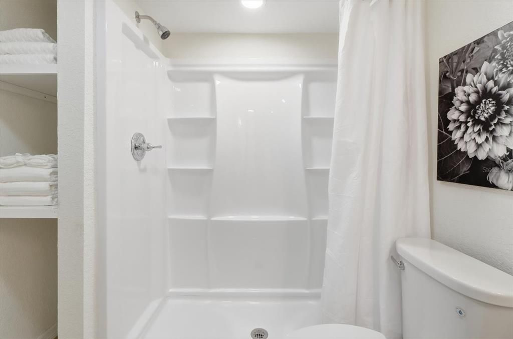 For Sale: $149,000 (2 beds, 1 baths, 744 Square Feet)