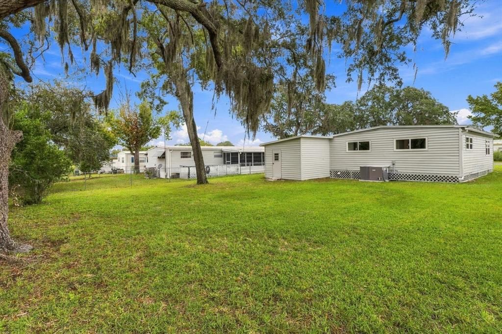 For Sale: $149,000 (2 beds, 1 baths, 744 Square Feet)