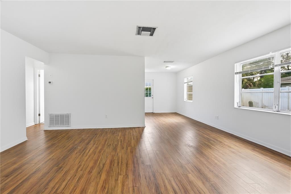 En Venta: $225,000 (3 camas, 1 baños, 1161 Pies cuadrados)