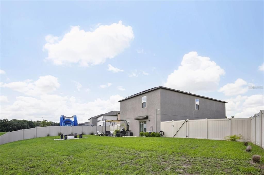 For Sale: $369,999 (5 beds, 2 baths, 2389 Square Feet)