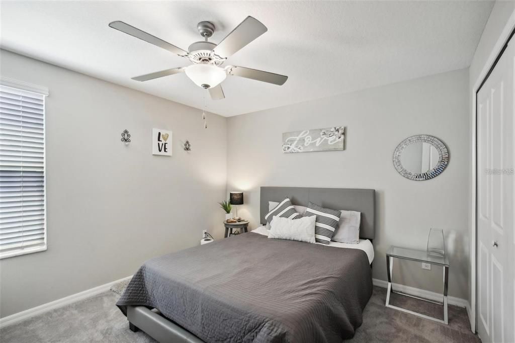 For Sale: $369,999 (5 beds, 2 baths, 2389 Square Feet)
