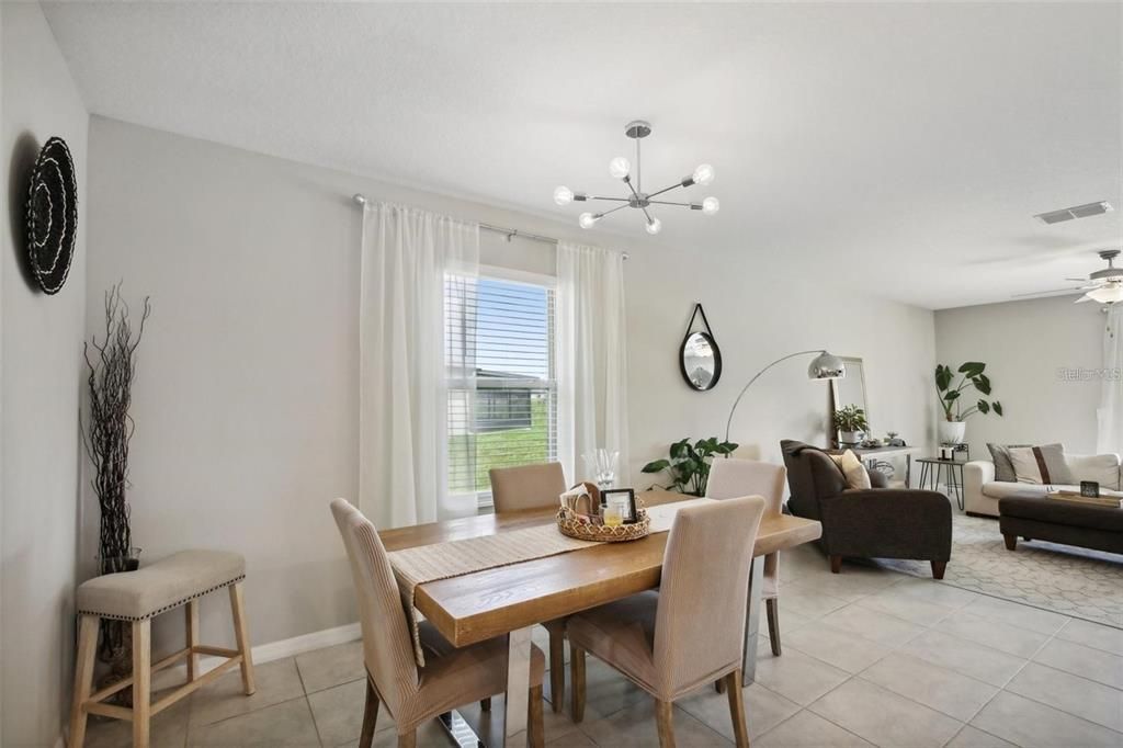 For Sale: $369,999 (5 beds, 2 baths, 2389 Square Feet)