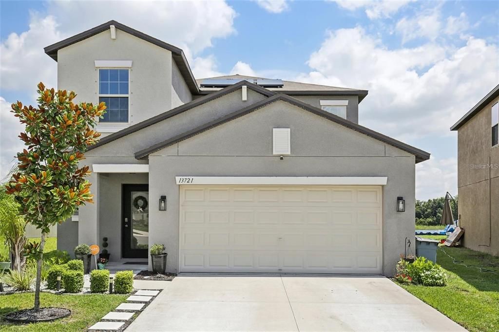 For Sale: $369,999 (5 beds, 2 baths, 2389 Square Feet)