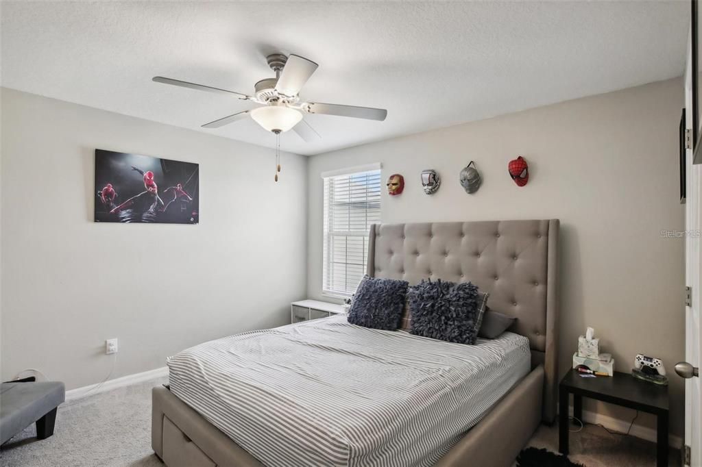 For Sale: $369,999 (5 beds, 2 baths, 2389 Square Feet)