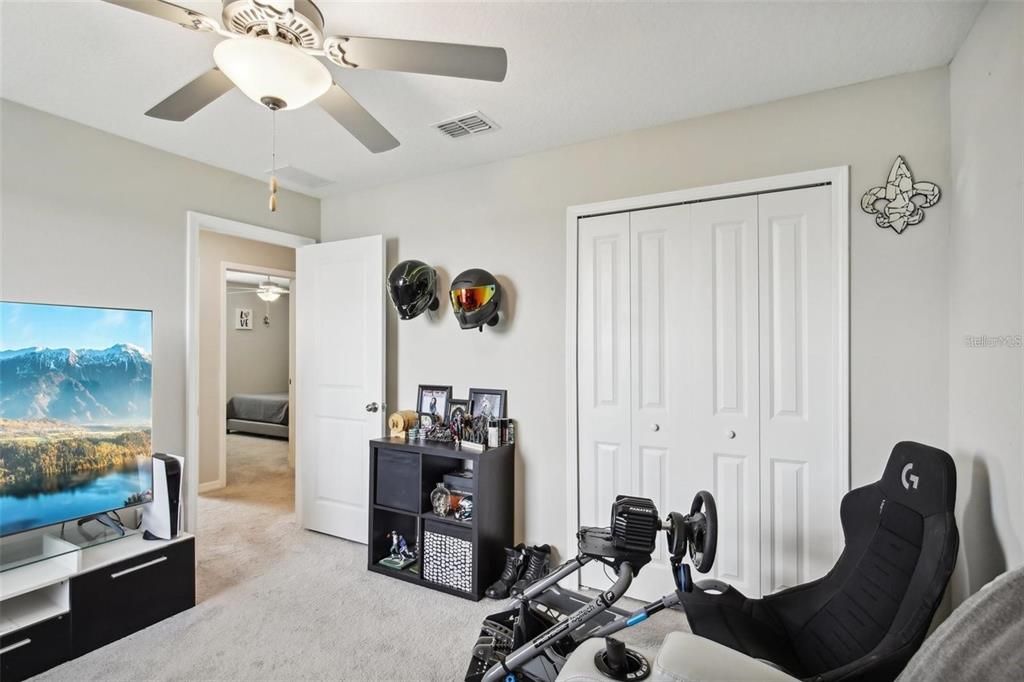 For Sale: $369,999 (5 beds, 2 baths, 2389 Square Feet)