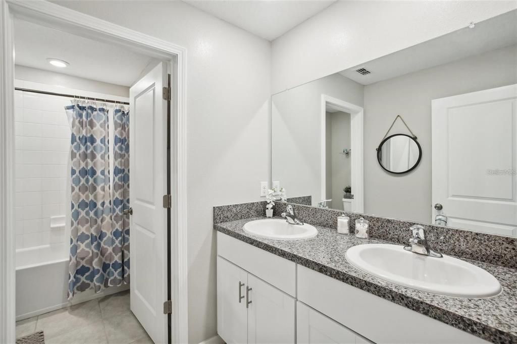 For Sale: $369,999 (5 beds, 2 baths, 2389 Square Feet)