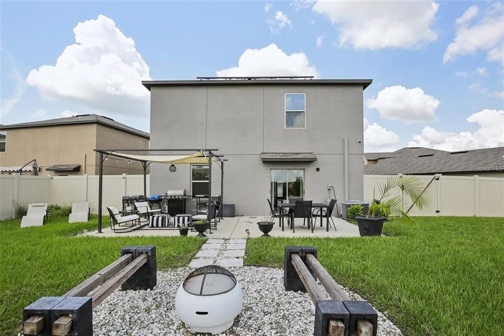 For Sale: $369,999 (5 beds, 2 baths, 2389 Square Feet)