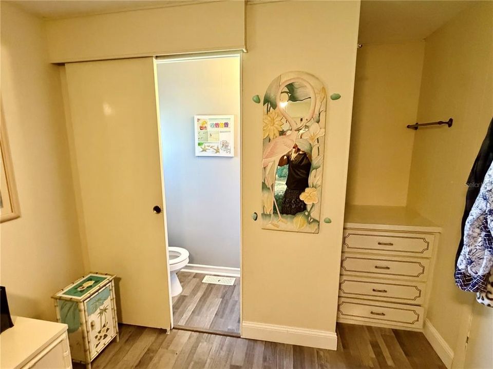 На продажу: $124,900 (2 спален, 1 ванн, 891 Квадратных фут)