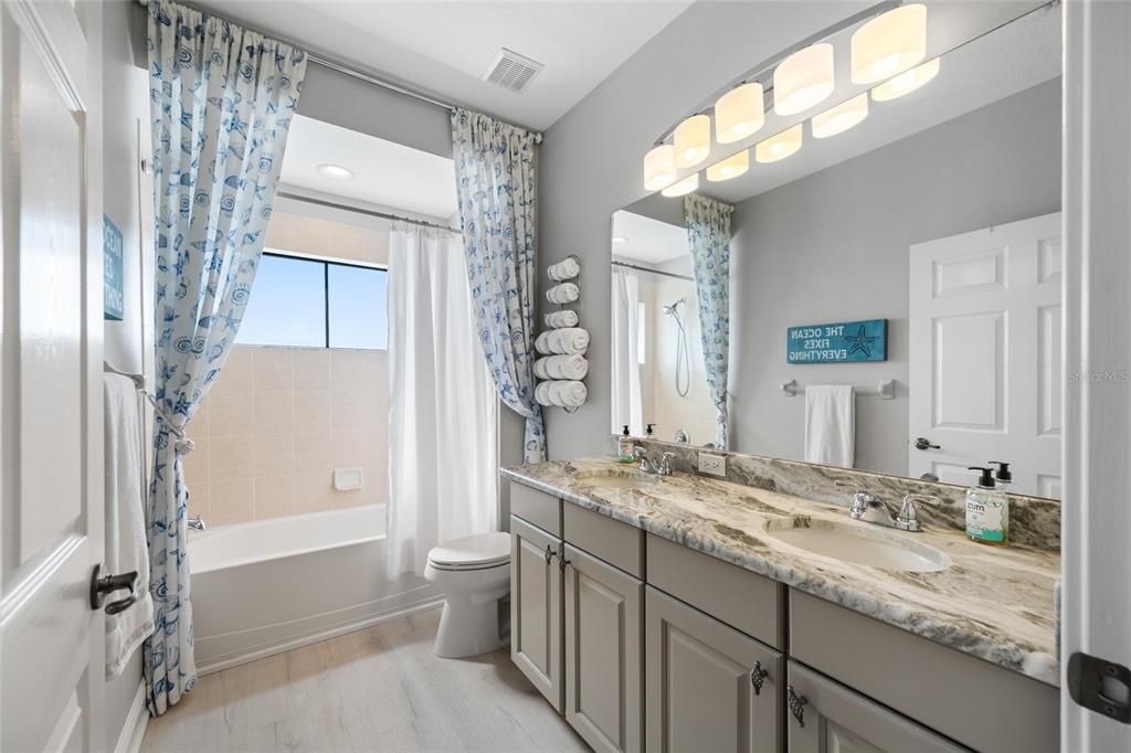 For Sale: $1,088,800 (3 beds, 2 baths, 2473 Square Feet)