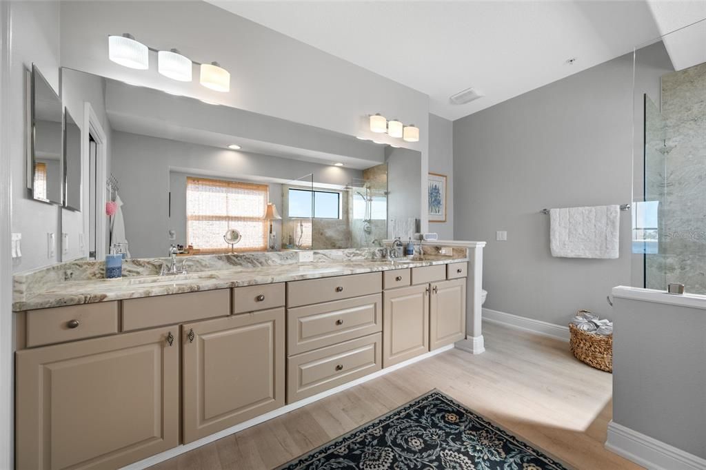 For Sale: $1,088,800 (3 beds, 2 baths, 2473 Square Feet)