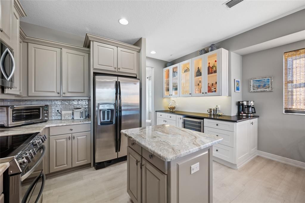 For Sale: $1,088,800 (3 beds, 2 baths, 2473 Square Feet)
