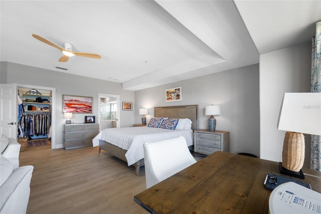 For Sale: $1,088,800 (3 beds, 2 baths, 2473 Square Feet)