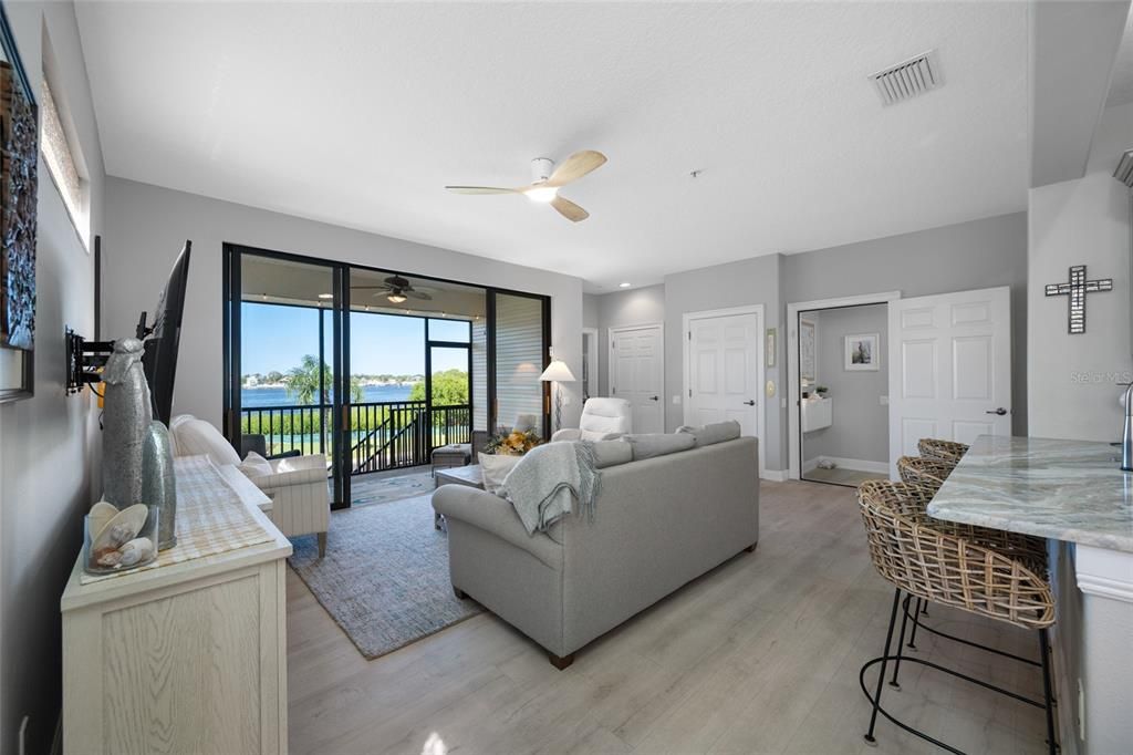 For Sale: $1,088,800 (3 beds, 2 baths, 2473 Square Feet)