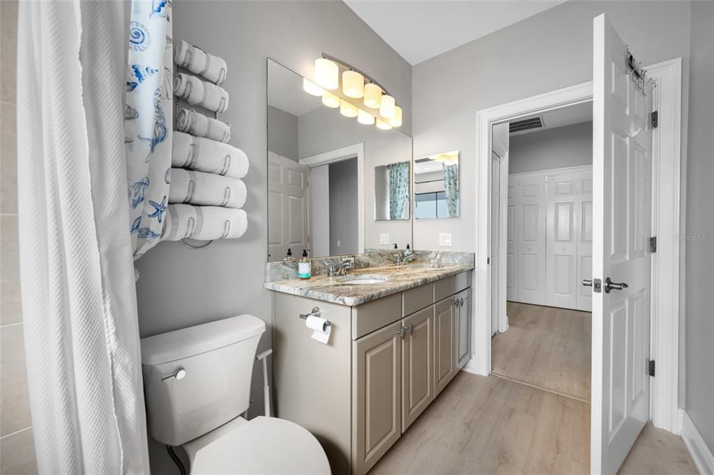 For Sale: $1,088,800 (3 beds, 2 baths, 2473 Square Feet)
