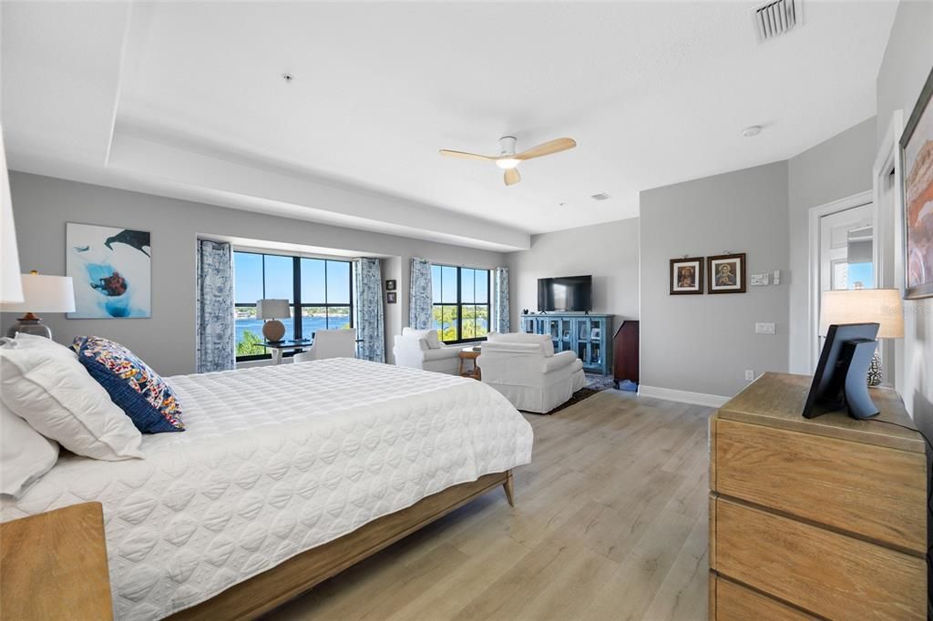 For Sale: $1,088,800 (3 beds, 2 baths, 2473 Square Feet)