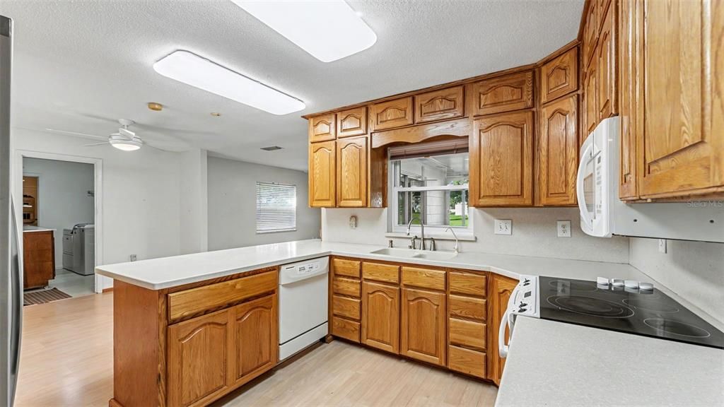 For Sale: $335,000 (3 beds, 2 baths, 1464 Square Feet)